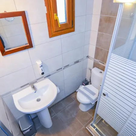Apartmán Paradise With Parking, Wifi, - Walking Distance To The