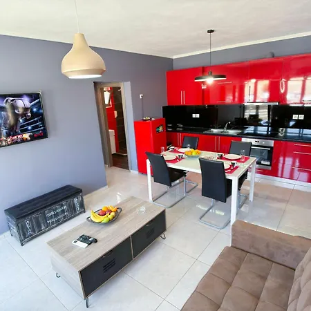 Paradise With Parking, Wifi, - Walking Distance To The